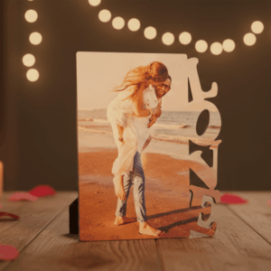 Asztali nyomtatott fényképtartó LOVE felirattal