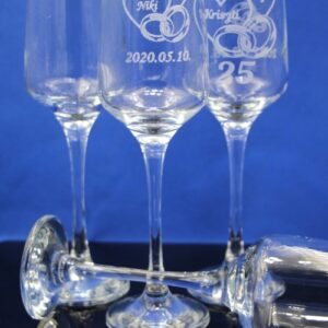 Gravírozott pezsgős pohár