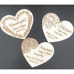 Gravírozott szív alakú hűtőmágnesek