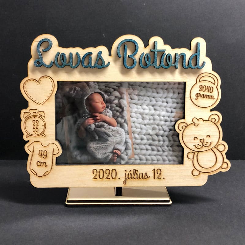 Gravírozott baba képkeret