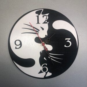 Gravírozott Cicás óra