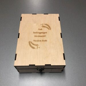 Gravírozott pezsgős pohár díszdoboz - 2 darabos