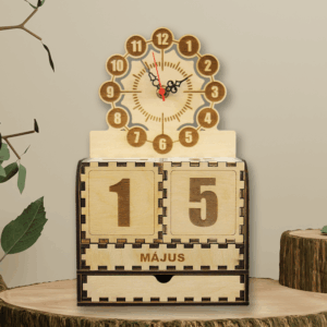 Gravírozott öröknaptár órával